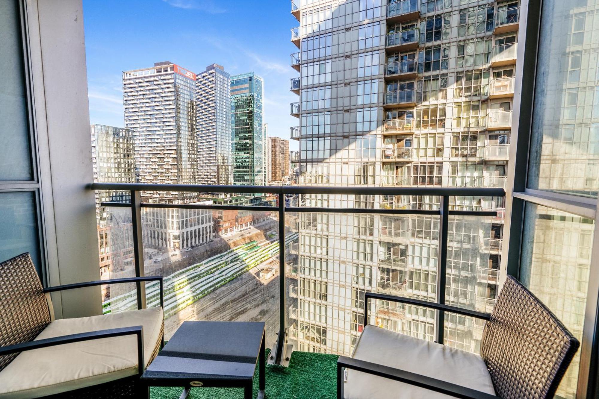 Exquisite Condos By Cn Tower With Parking Toronto Dış mekan fotoğraf
